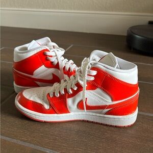 Women’s Air Jordan 1 Mid